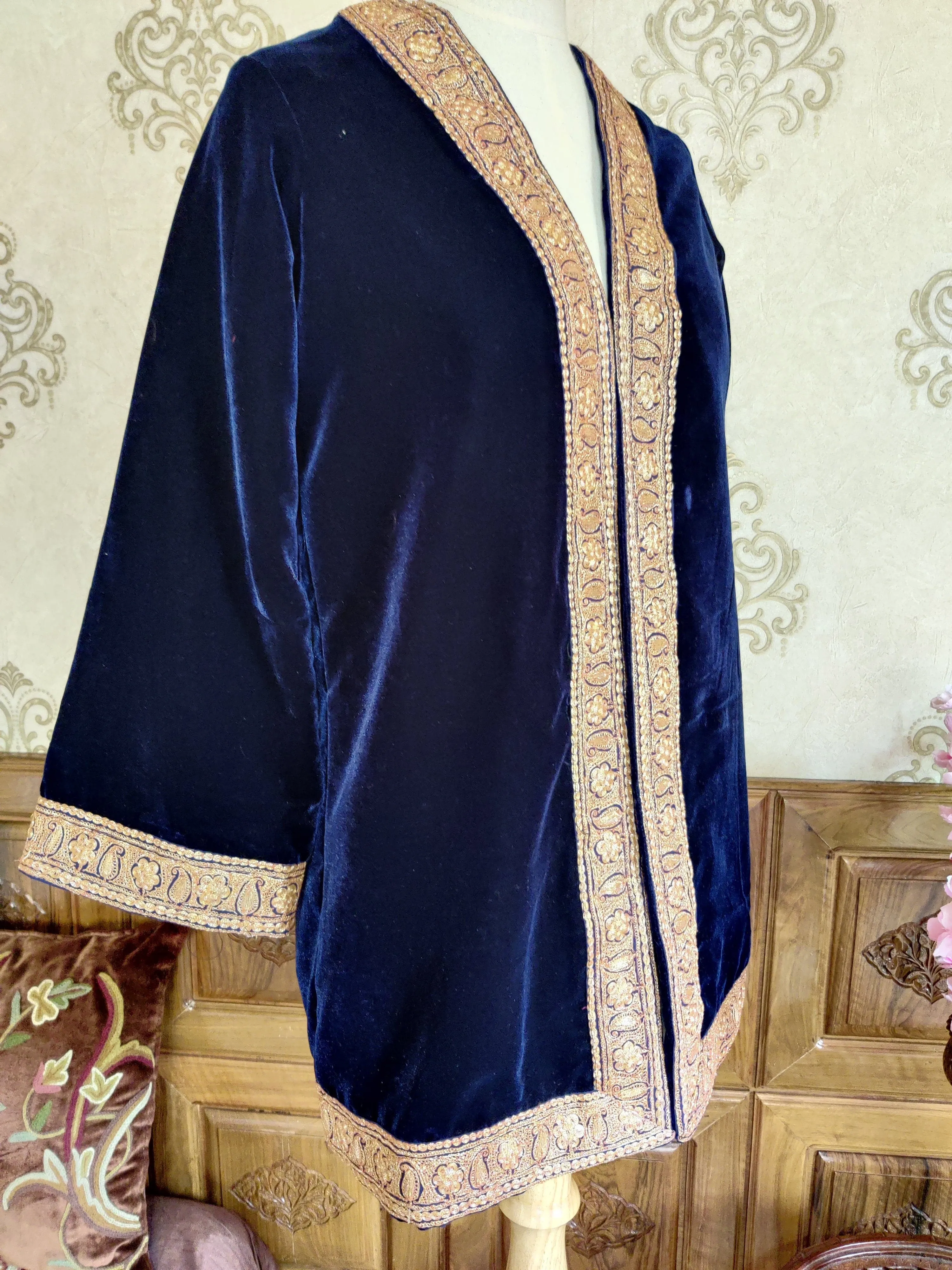 Blue Kashmiri Robe With tilla Embroidery , Luxurious Velvet Kimono Robe With Tilla Work