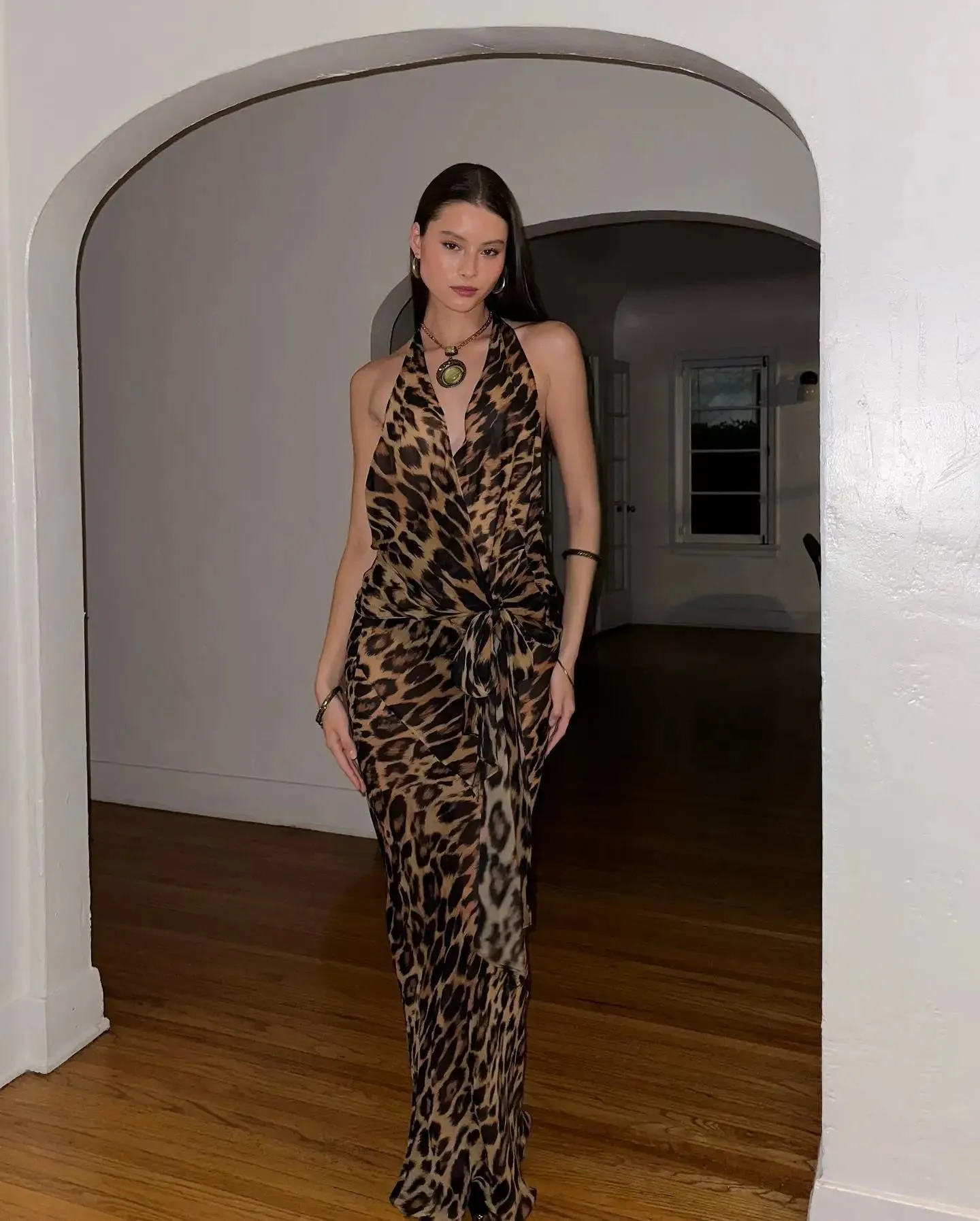 KyleAnn - Flattering leopard print dress